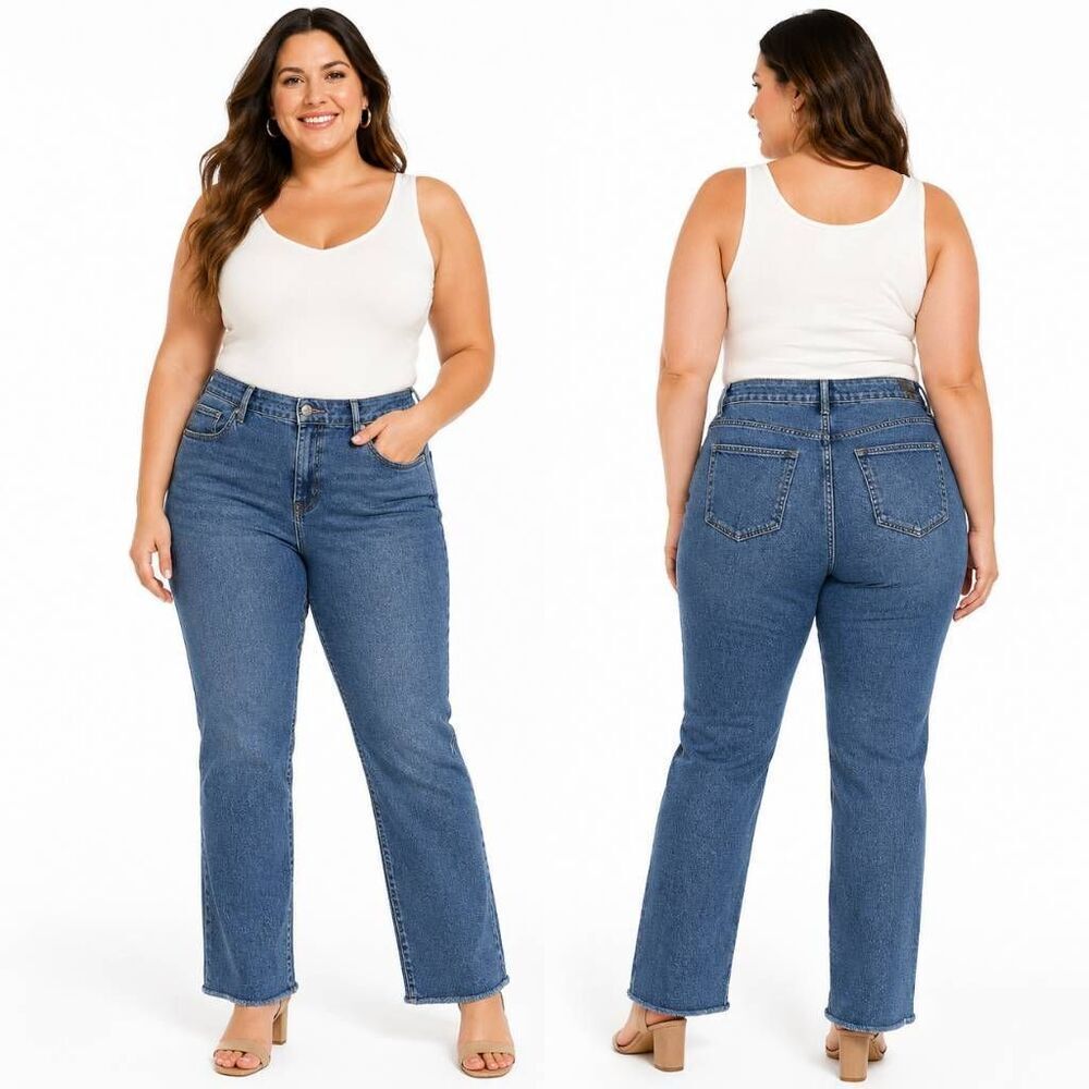 Old Navy Mid Rise Bootcut 14 Short